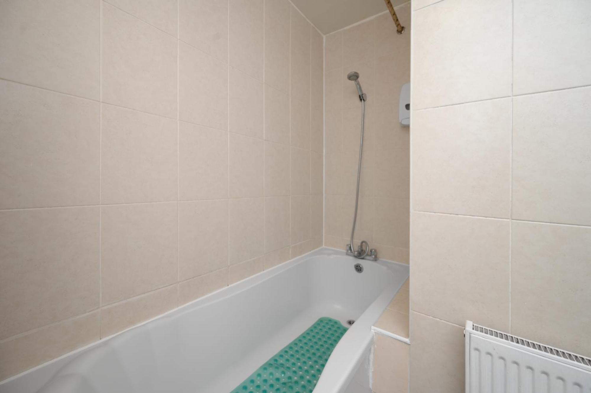 Flexistay Tulsi Aparthotel Croydon Exterior photo