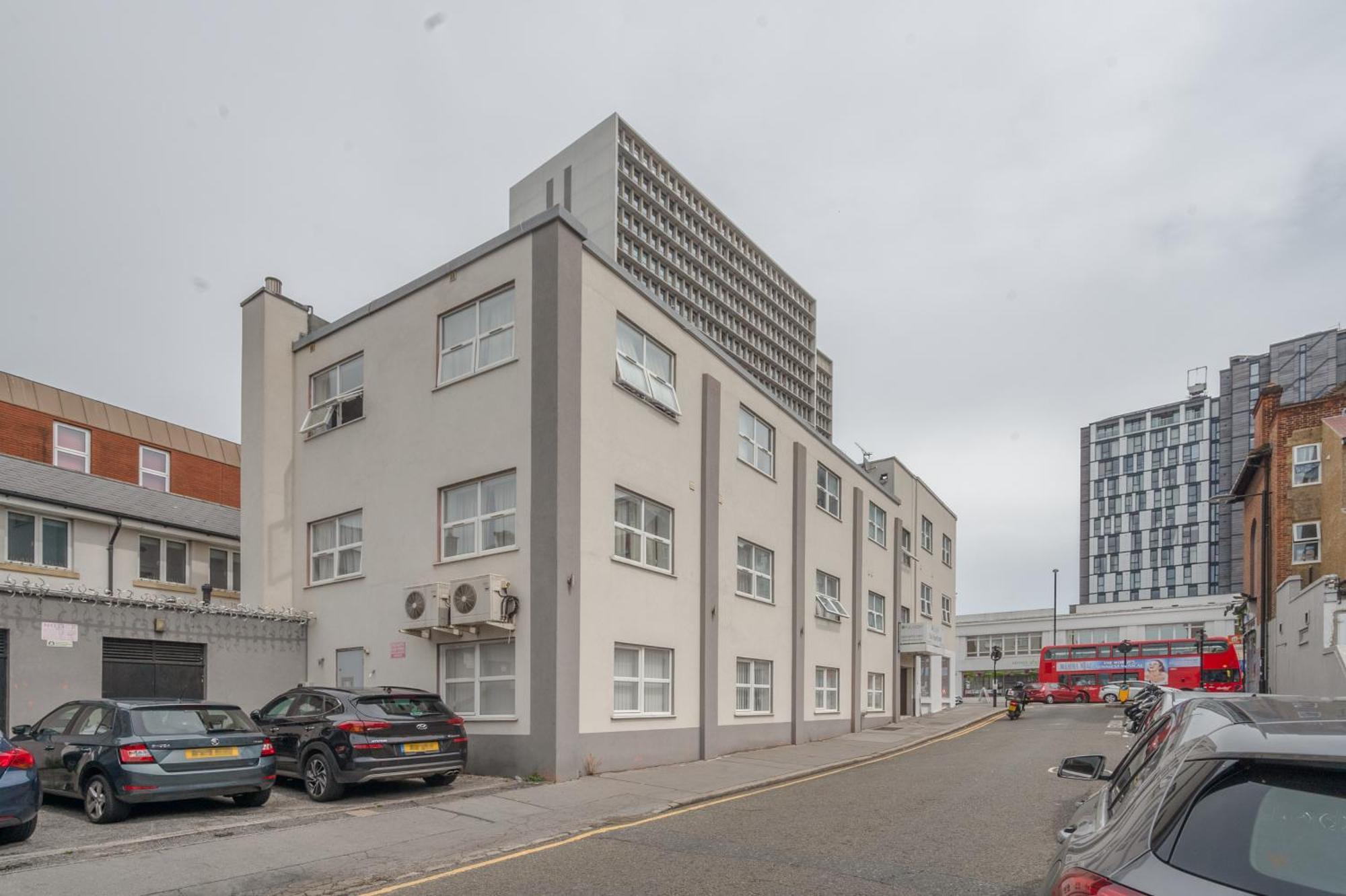 Flexistay Tulsi Aparthotel Croydon Exterior photo